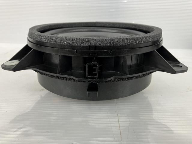トヨタ (TOYOTA) 90系ノア・ヴォクシー 純正スピーカー  品番:08241-16060