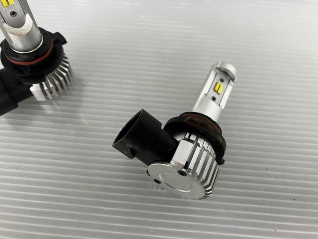 メーカー不明 2色切替式 LEDフォグバルブ  ホワイト/イエロー【HB4】