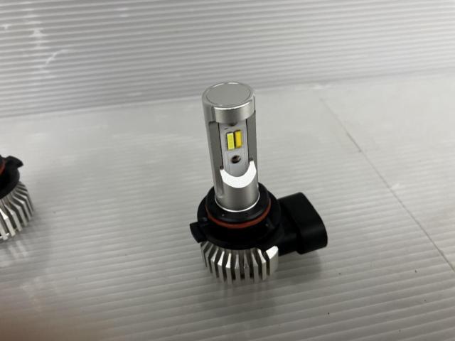 メーカー不明 2色切替式 LEDフォグバルブ  ホワイト/イエロー【HB4】