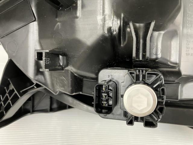ホンダ (HONDA) GT系フリード 純正ヘッドライト  品番:STANLEY W7390