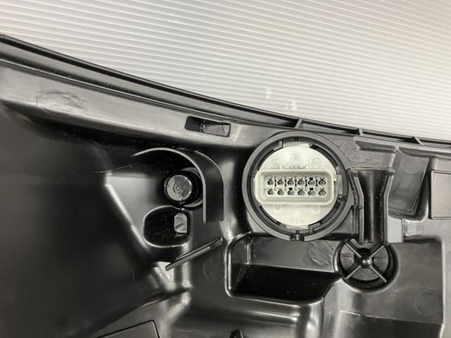 ホンダ (HONDA) GT系フリード 純正ヘッドライト  品番:STANLEY W7390