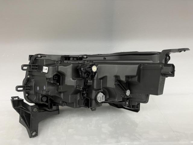 ホンダ (HONDA)  ステップワゴンスパーダ (RP6/7/8) 純正ヘッドライト  品番:KOITO 100-622DF