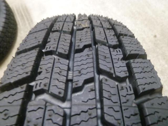 BRIDGESTONE ECO FROME SE-18 + GOODYEAR ICE NAVI 7