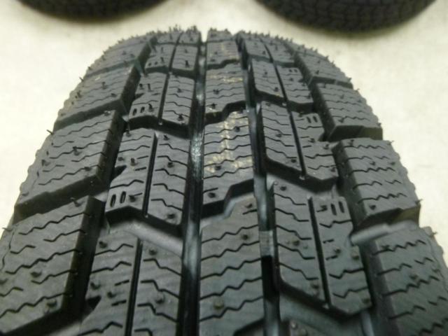 BRIDGESTONE ECO FROME SE-18 + GOODYEAR ICE NAVI 7