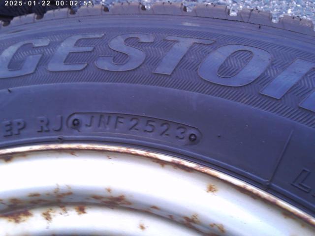 メーカー不明14インチスチールホイール+【BRIDGESTONE】BLIZZAK VL1 ボンゴ装着