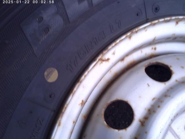 メーカー不明14インチスチールホイール+【BRIDGESTONE】BLIZZAK VL1 ボンゴ装着