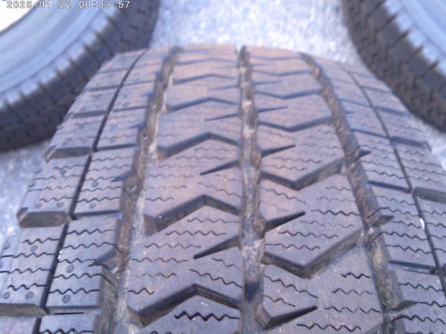 【TOPY(トピー)】 14インチマルチスチールホイール+【BRIDGESTONE】BLIZZAK VL 10 A ファミリア装着