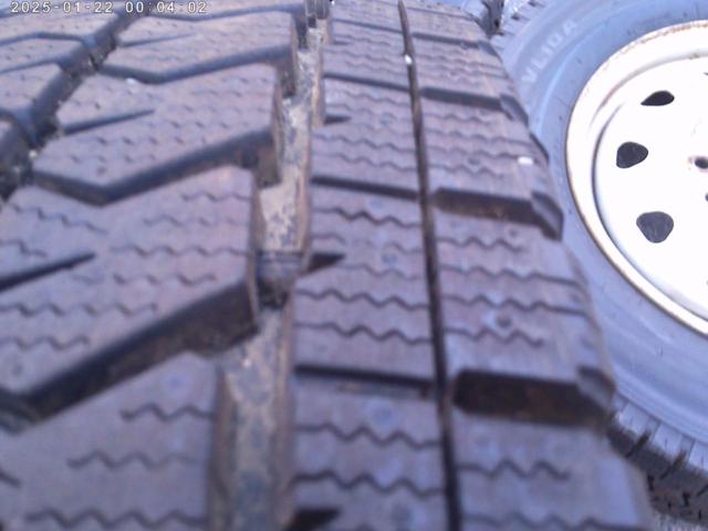 【TOPY(トピー)】 14インチマルチスチールホイール+【BRIDGESTONE】BLIZZAK VL 10 A ファミリア装着