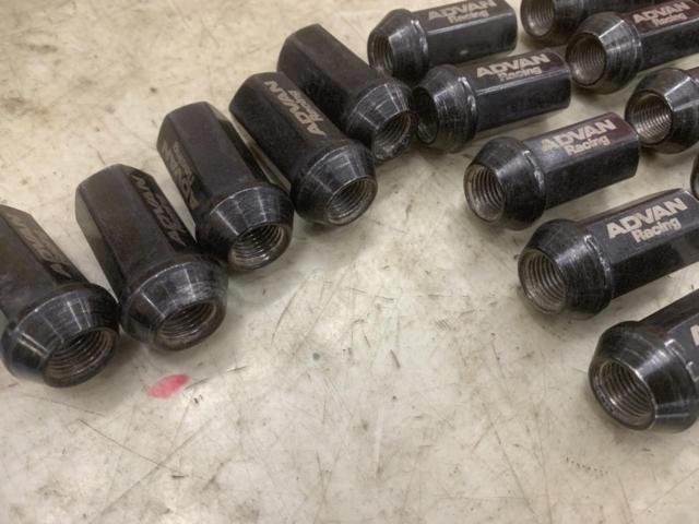 YOKOHAMA
ADVAN
Racing
Nut
P1.25
20-piece set