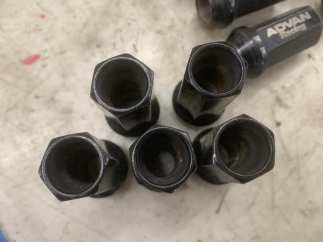 YOKOHAMA
ADVAN
Racing
Nut
P1.25
20-piece set