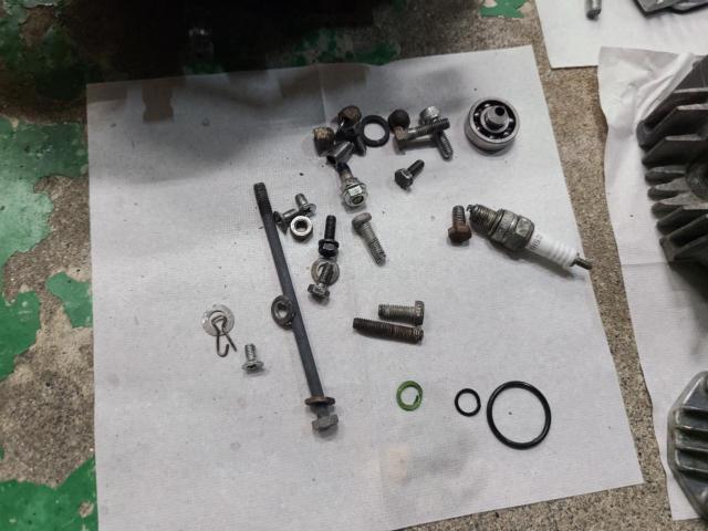 【HONDA】モンキー(Z50J)6V初期型エンジン