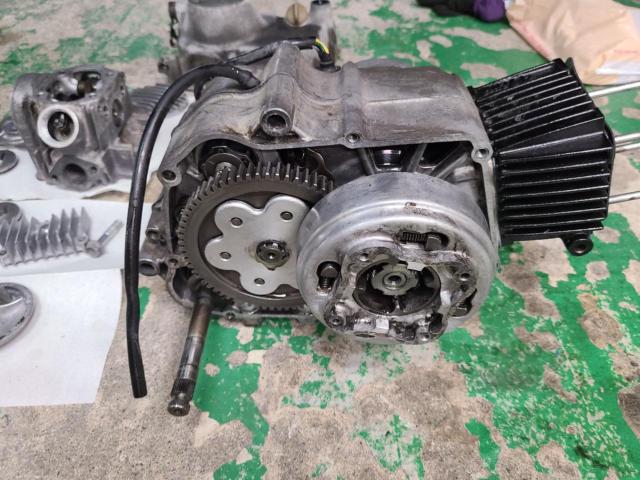 【HONDA】モンキー(Z50J)6V初期型エンジン
