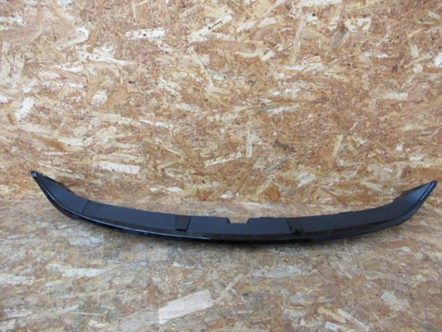 TOYOTA
Genuine
Roof spoiler