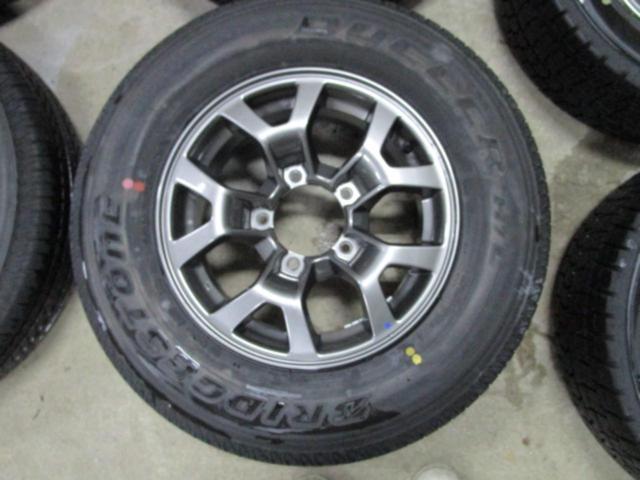 Suzuki genuine
Jimny Nomad
JC74/Jimny Sierra
JB74 genuine wheels + BRIDGESTONE
DUELER
H/L852
