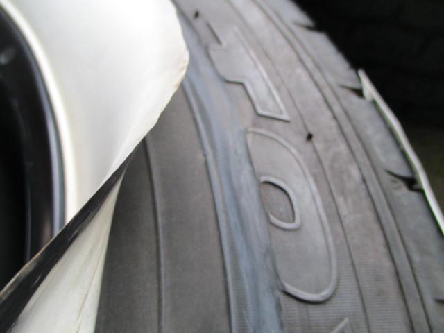 Toyota genuine
Professional box
Genuine steel wheel
+
TOYO
H11 (with white ribbon)