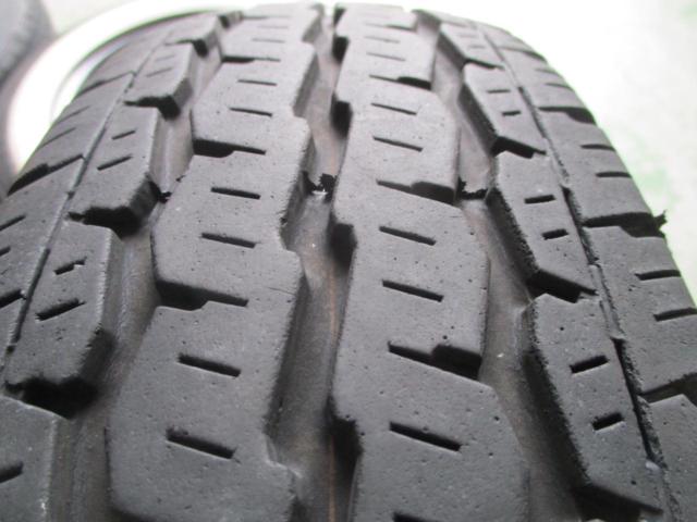 Toyota genuine
Professional box
Genuine steel wheel
+
TOYO
H11 (with white ribbon)