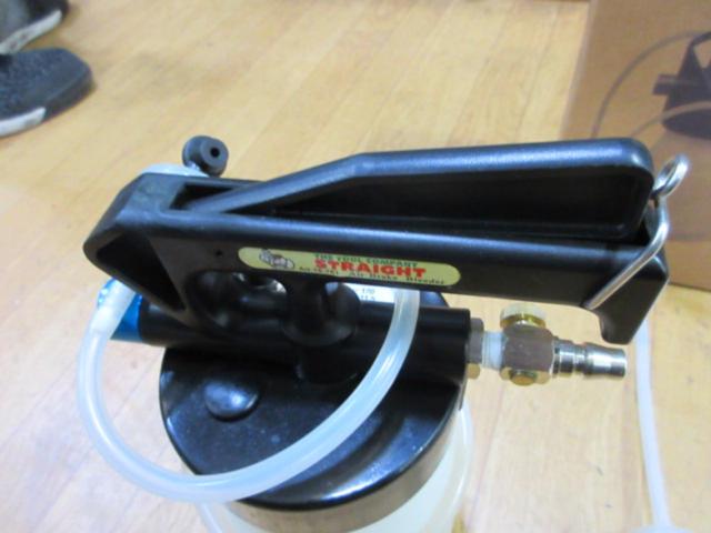 STRAIGHT Air Brake Bleeder
