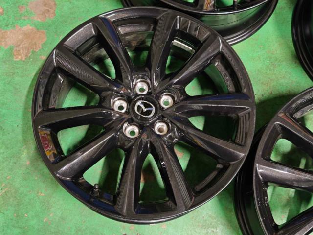 Mazda Genuine Mazda3
Black Tone Genuine Aluminum Wheels