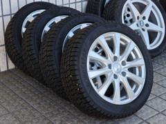 For the Swift Sport!
2023 model winter tires with plenty of tread left! wedsJOKER + GOODYEAR ICENAVI
Eight