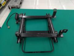 Kawai Manufacturing Co., Ltd.
Seat rail
Vivio
Driver side