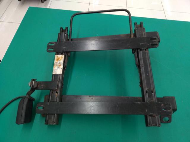 Kawai Manufacturing Co., Ltd.
Seat rail
Vivio
Driver side