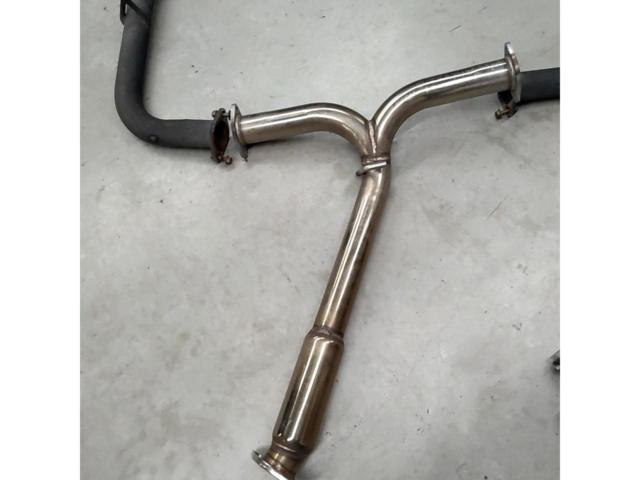 Custom-made exhaust system from an unknown manufacturer with some issues + AKRAPOVIC
Muffler cutter
With TP-CT
60 series Harrier G's