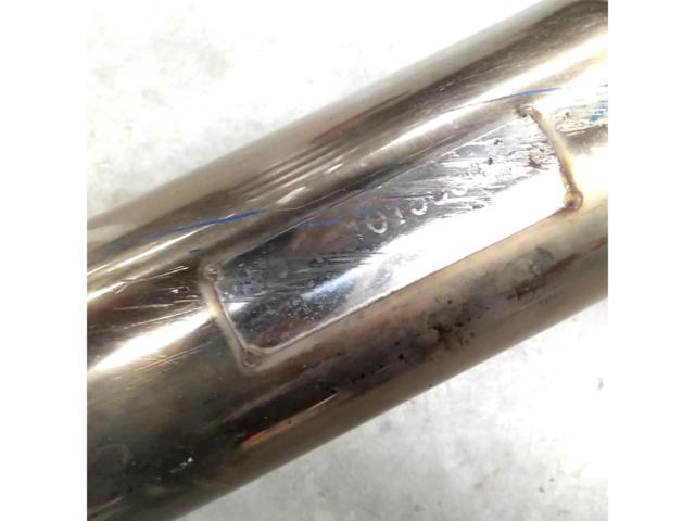 Custom-made exhaust system from an unknown manufacturer with some issues + AKRAPOVIC
Muffler cutter
With TP-CT
60 series Harrier G's