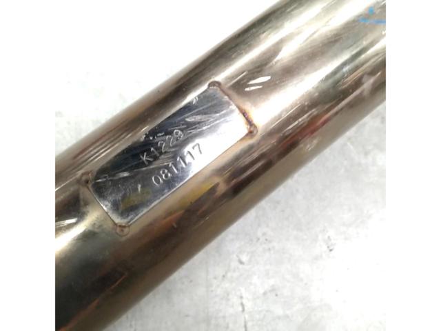 Custom-made exhaust system from an unknown manufacturer with some issues + AKRAPOVIC
Muffler cutter
With TP-CT
60 series Harrier G's