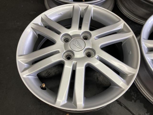 Daihatsu genuine
Tanto Custom
RS genuine
Alloy Wheels