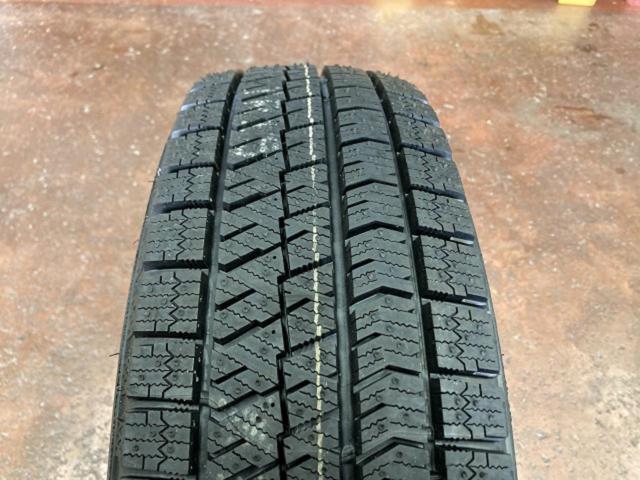 【BRIDGESTONE(ブリヂストン)】FEID(フェイド) G6 (4HOLE)+【BRIDGESTONE】BLIZZAK VRX2 185/70-14