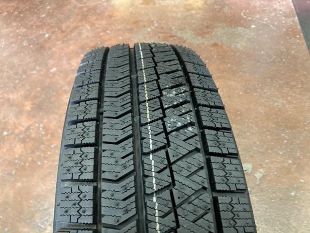 【BRIDGESTONE(ブリヂストン)】FEID(フェイド) G6 (4HOLE)+【BRIDGESTONE】BLIZZAK VRX2 185/70-14