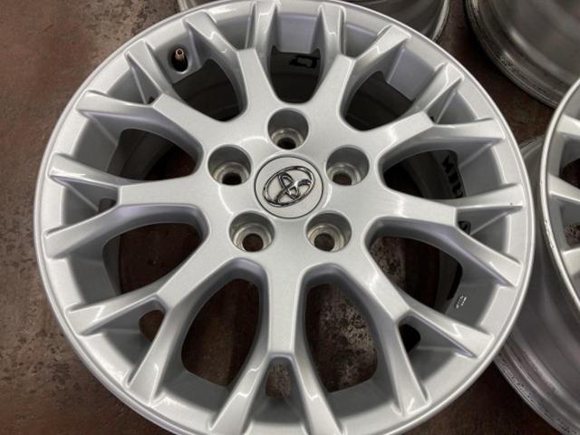 Toyota
Blade original aluminum wheel