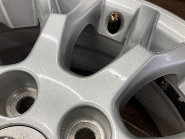 Toyota
Blade original aluminum wheel
