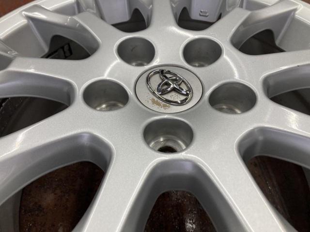 Toyota
Blade original aluminum wheel