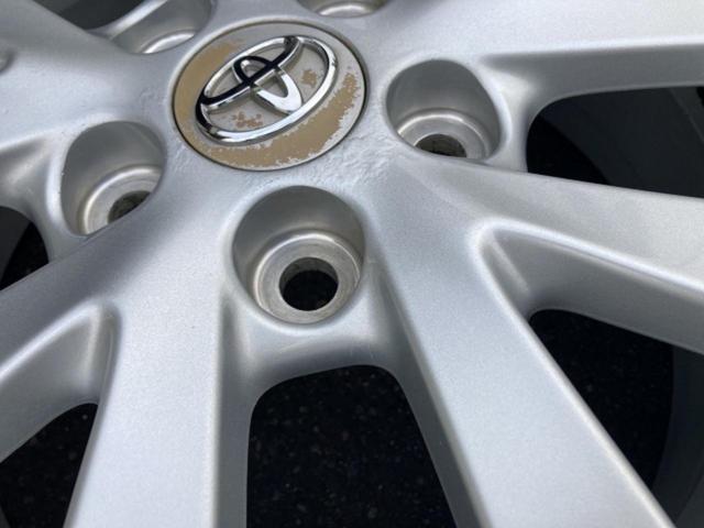 トヨタ アイシス プラタナ純正アルミホイール