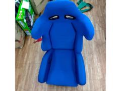 Unknown Manufacturer
Semi bucket seat
blue