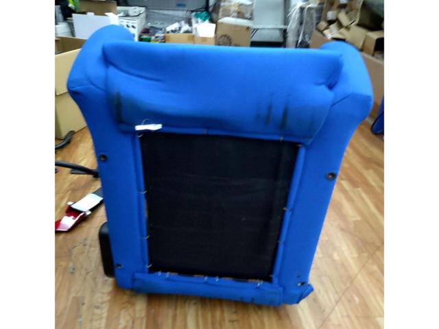 Unknown Manufacturer
Semi bucket seat
blue