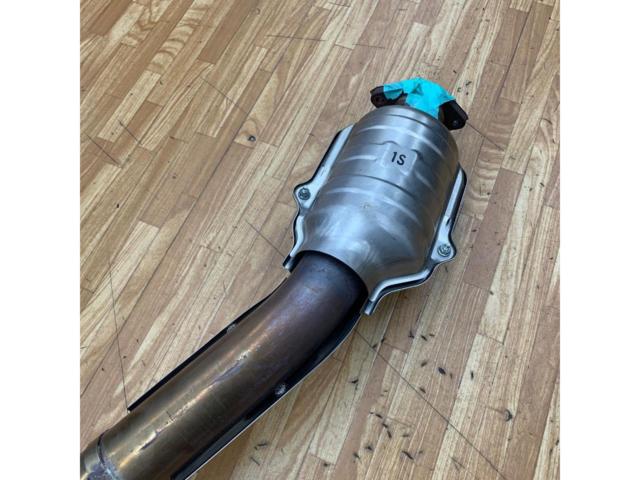 TOYOTA
ZN8
86 genuine
The second catalyst