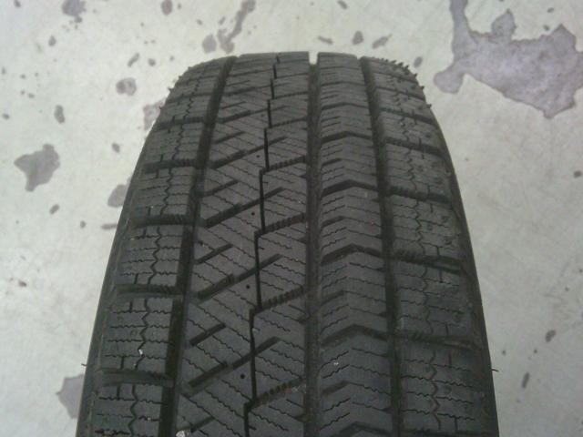 BRIDGESTONE
BLIZZAK
VRX2
+
Daihatsu
Move original wheel