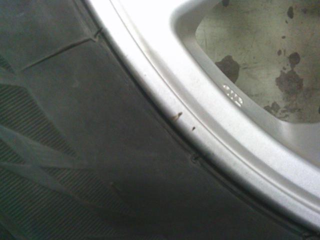 BRIDGESTONE
BLIZZAK
VRX2
+
Daihatsu
Move original wheel