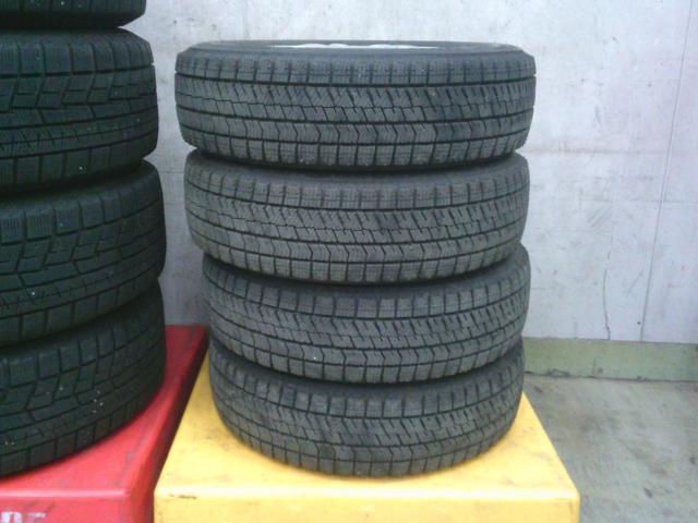 BRIDGESTONE
BLIZZAK
VRX2
+
Daihatsu
Move original wheel