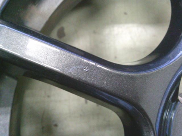 BRIDGESTONE
BLIZZAK
VRX3
+
TOPY
LVF2
