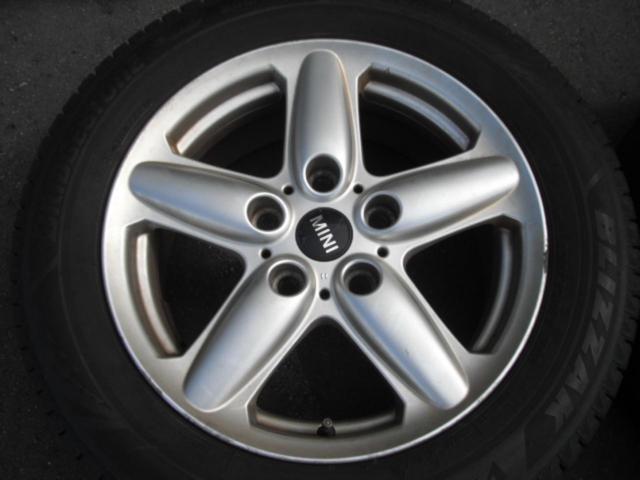 BRIDGESTONE BLIZZAK VRX3 + BMW R60ミニクロスオーバー純正ホイール
