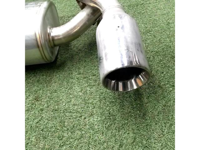 HKS
Super
Sound
Master
(Dual-exit sports muffler)
