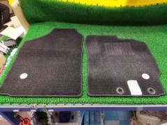 トヨタ純正 NHP10系 アクア 純正フロアマット 【前列のみ】