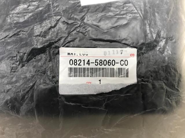 Unused item

Toyota genuine
Rug
[
40 Series Vellfire
