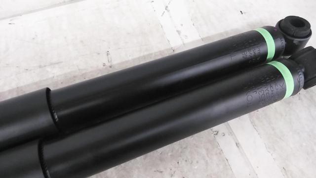 Rear only: Toyota genuine parts
Rear shock absorber