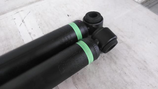 Rear only: Toyota genuine parts
Rear shock absorber