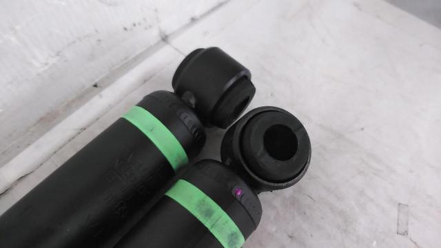 Rear only: Toyota genuine parts
Rear shock absorber