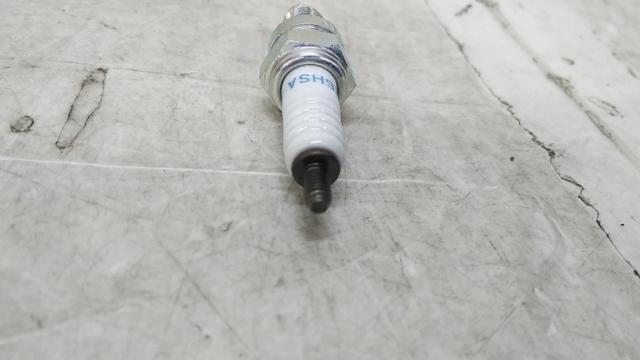 NGK CR6HSA 2983 スパークプラグ